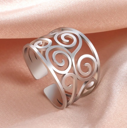 Bague Triskèle « Léna » acier 16€